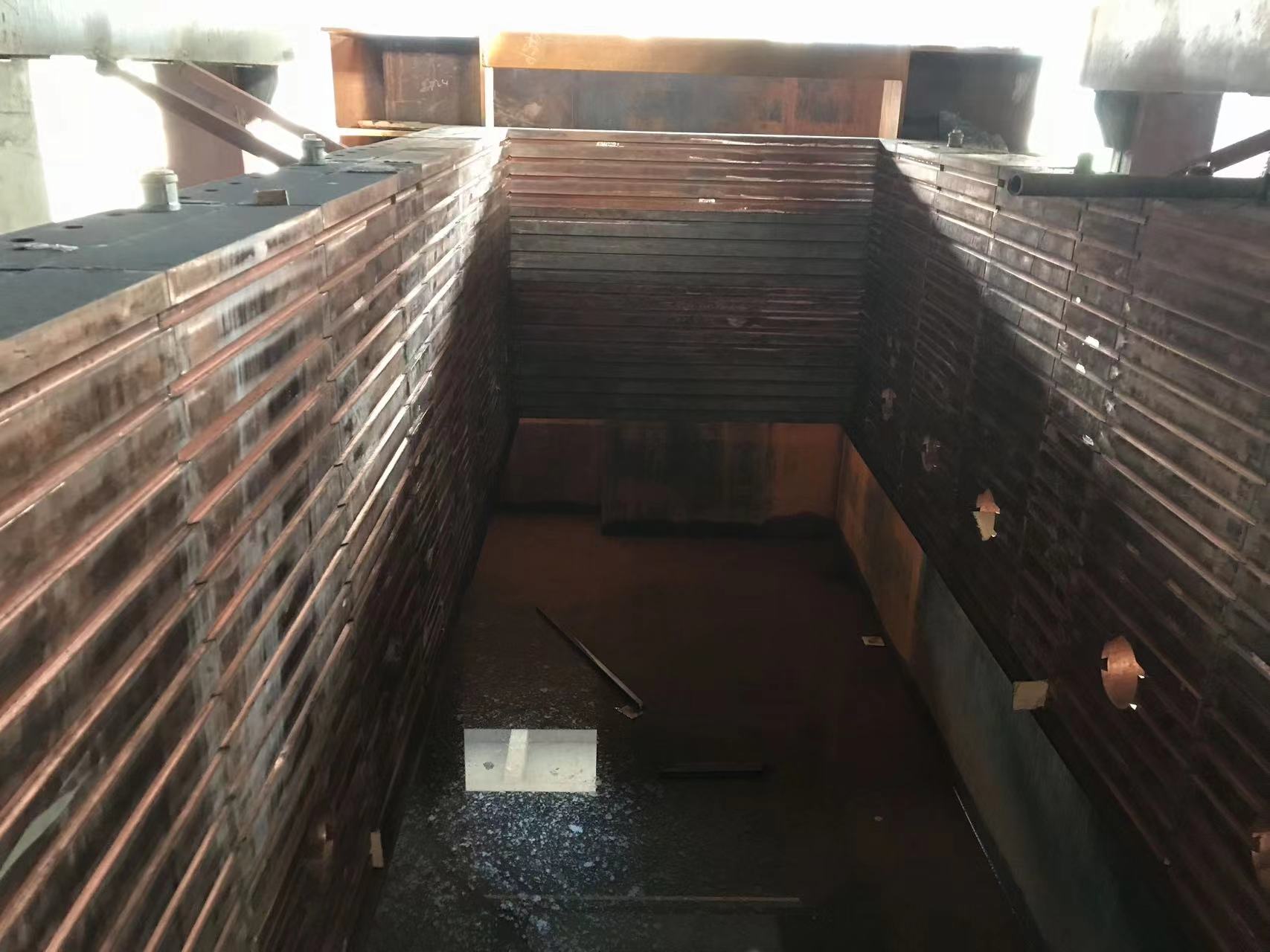20230221130754_445 贵金属冶炼侧吹炉铜水套现场装置